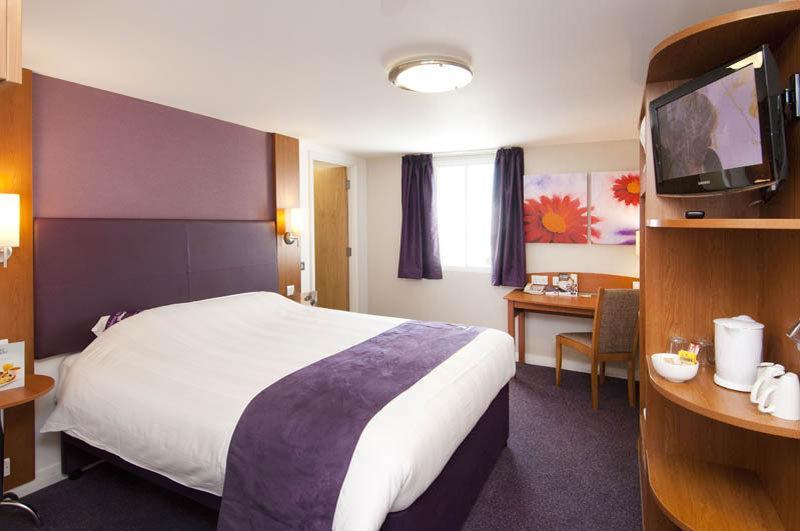Premier Inn Premier Inn Sandhurst Sandhurst  Exteriör bild
